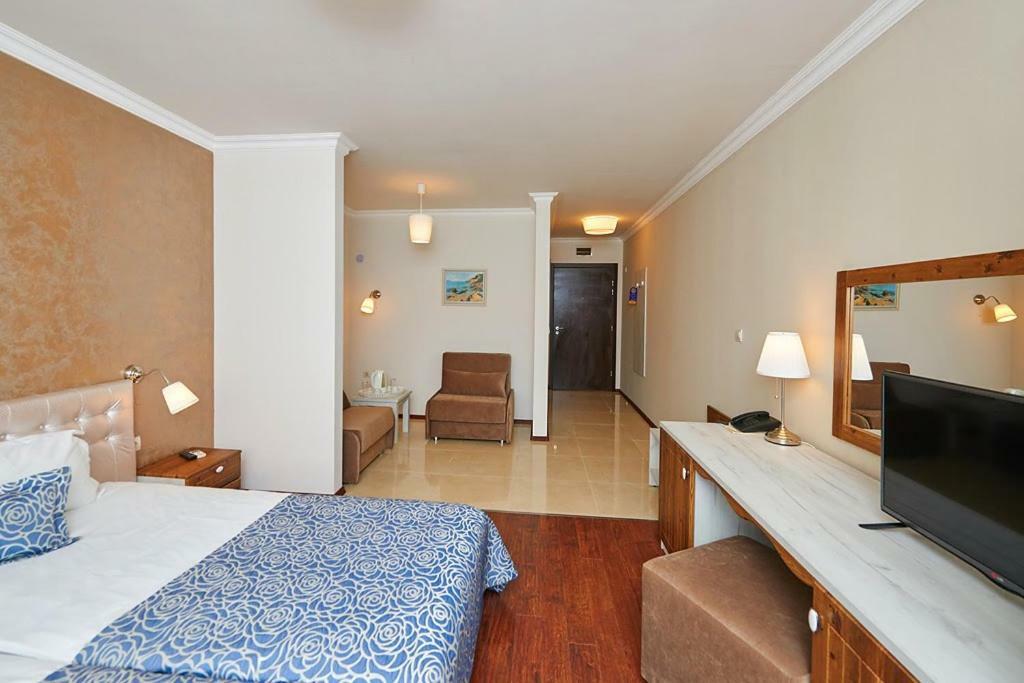 Penelopa Palace Apart Hotel & Spa Pomorie Luaran gambar