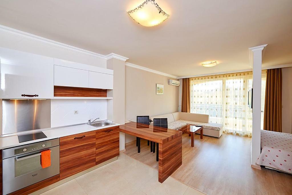 Penelopa Palace Apart Hotel & Spa Pomorie Luaran gambar