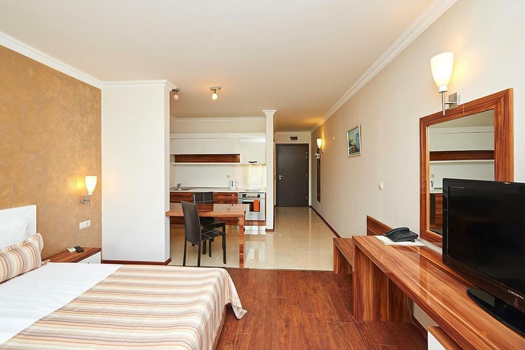 Penelopa Palace Apart Hotel & Spa Pomorie Luaran gambar