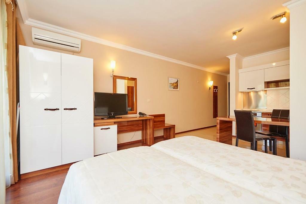 Penelopa Palace Apart Hotel & Spa Pomorie Luaran gambar